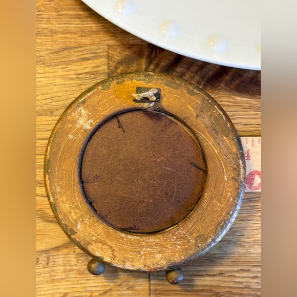 Round Florentine Frame - Picture 8 of 10